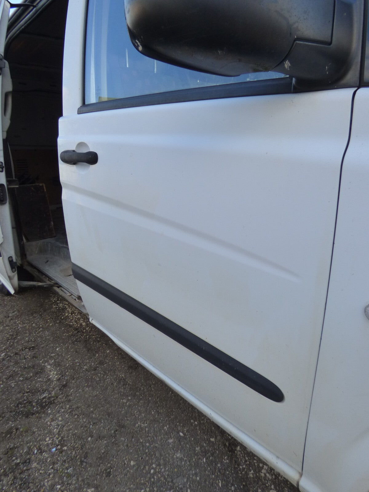 Vito W639 Tür Vorne Rechts ohne Anbauteile_ kein Rost _ Weiß ORIGINAL gebraucht - Mercedes