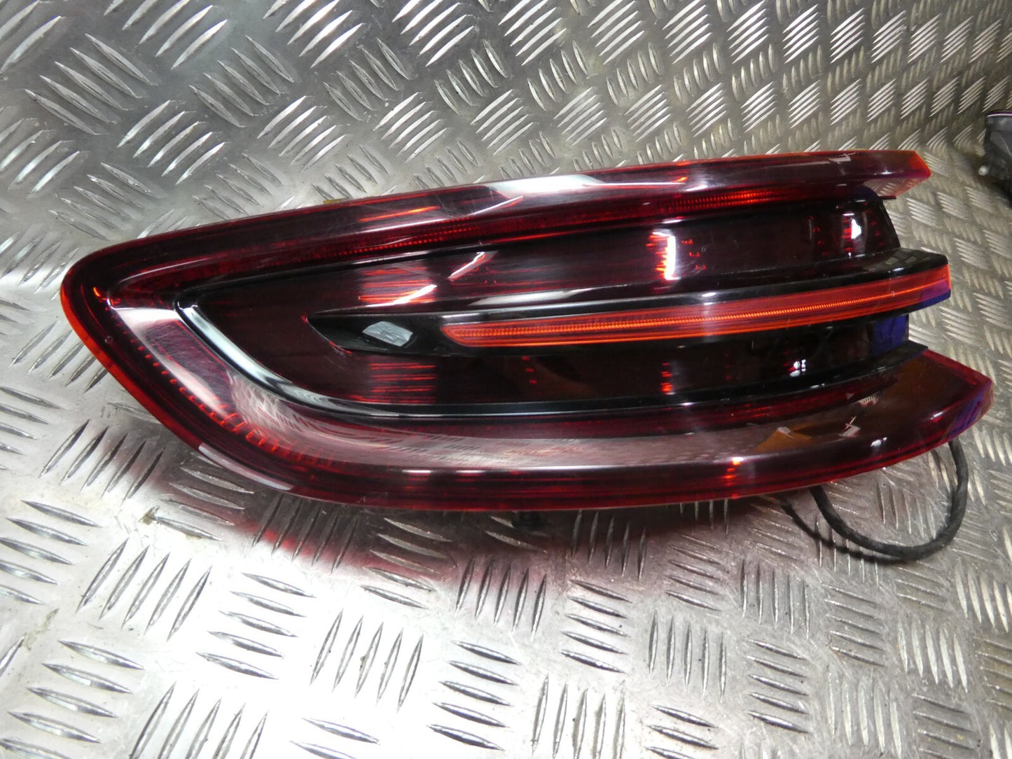 Porsche Macan S 95B 2015 Rücklicht Rückleuchte Hinten Links 95B945095B gebraucht - Original