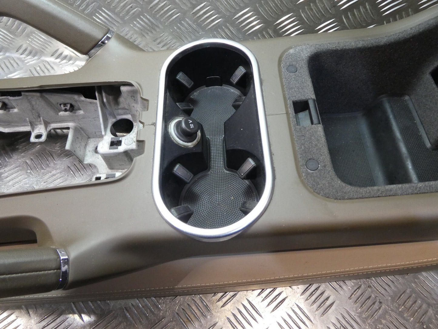 Porsche Cayenne 92A komplette Farbe: Tartufo ORIGINAL gebraucht - Armlehne