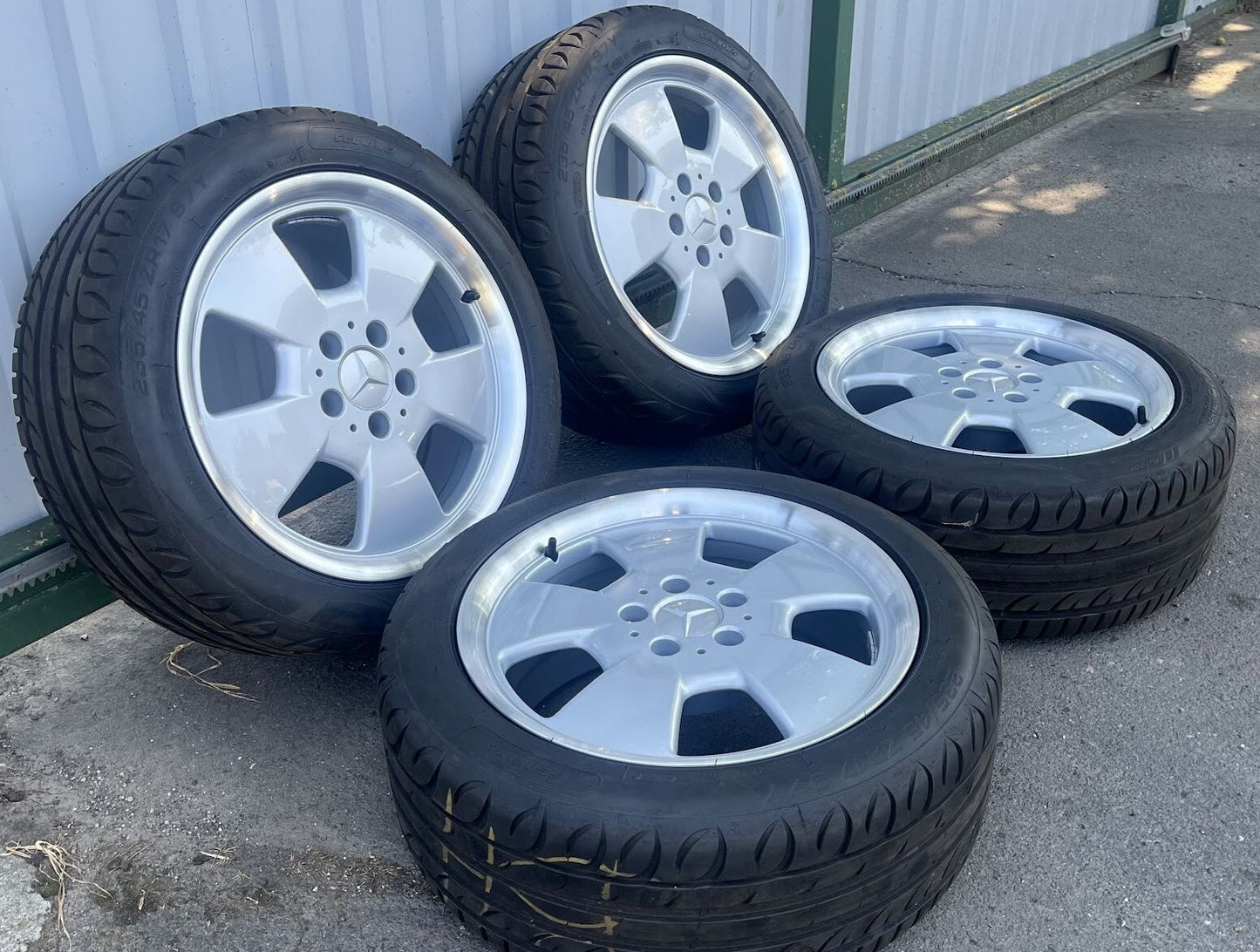 4 x ORIGINAL MERCEDES-BENZ SL R129 ALBALI ALUFELGEN mit Sommereifen gebraucht - 1294011202
