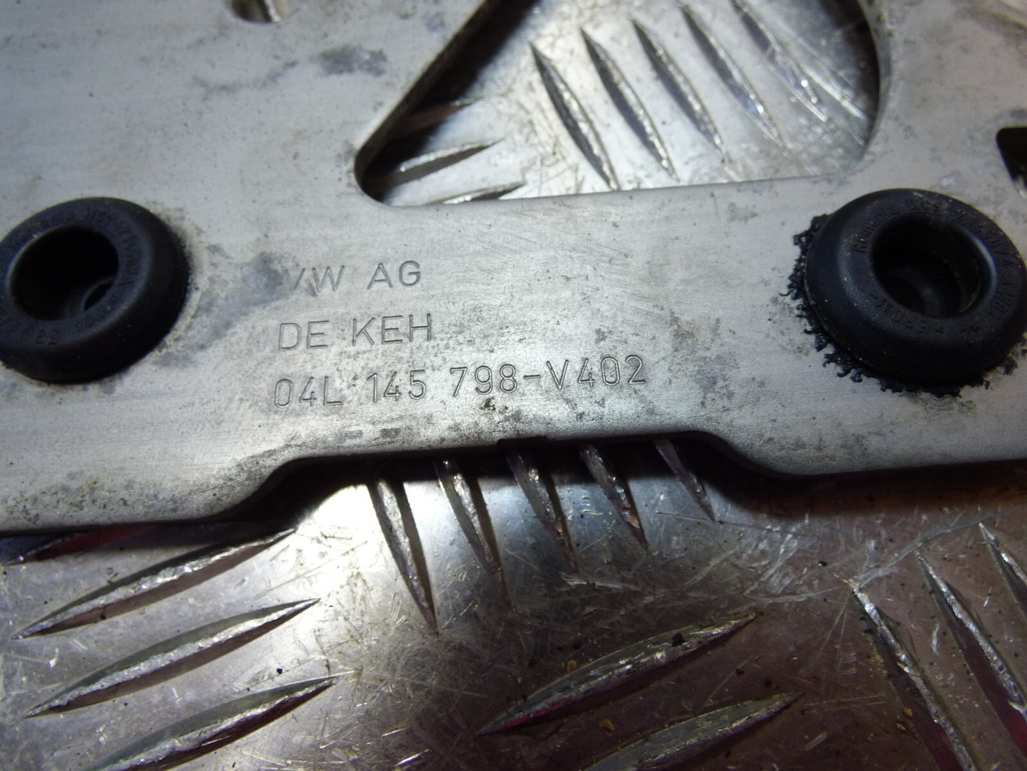 VW T6 T5 2.0 TDI CXG Halter Träger Halteplate Rahmen 04L145798 V402 ORIGINAL gebraucht - Transporter