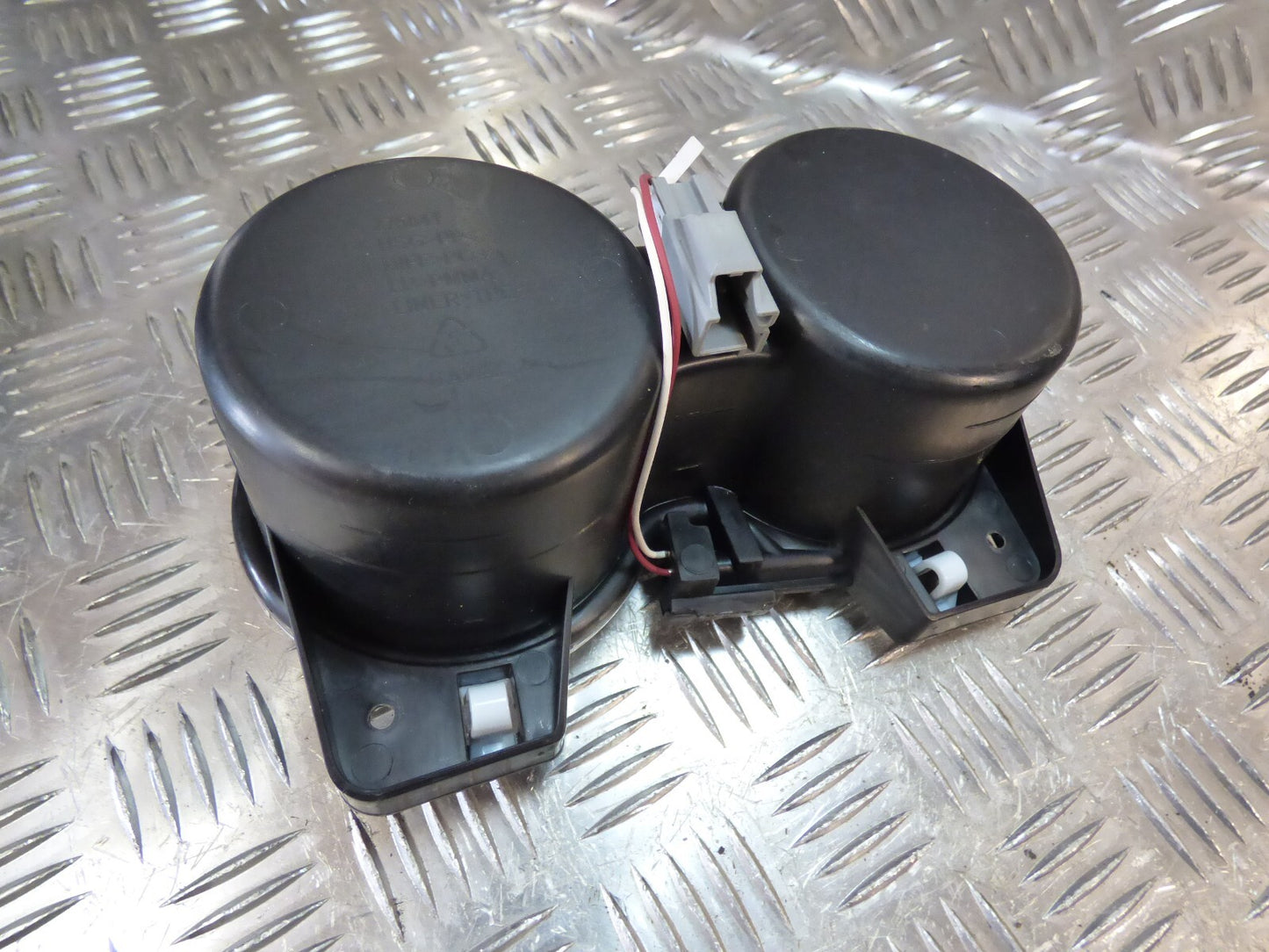 Jeep KL 2015 Getränkehalter Behälterhalter Mittelkonsole mit LED 275041 ORIGINAL gebraucht - Cherokee