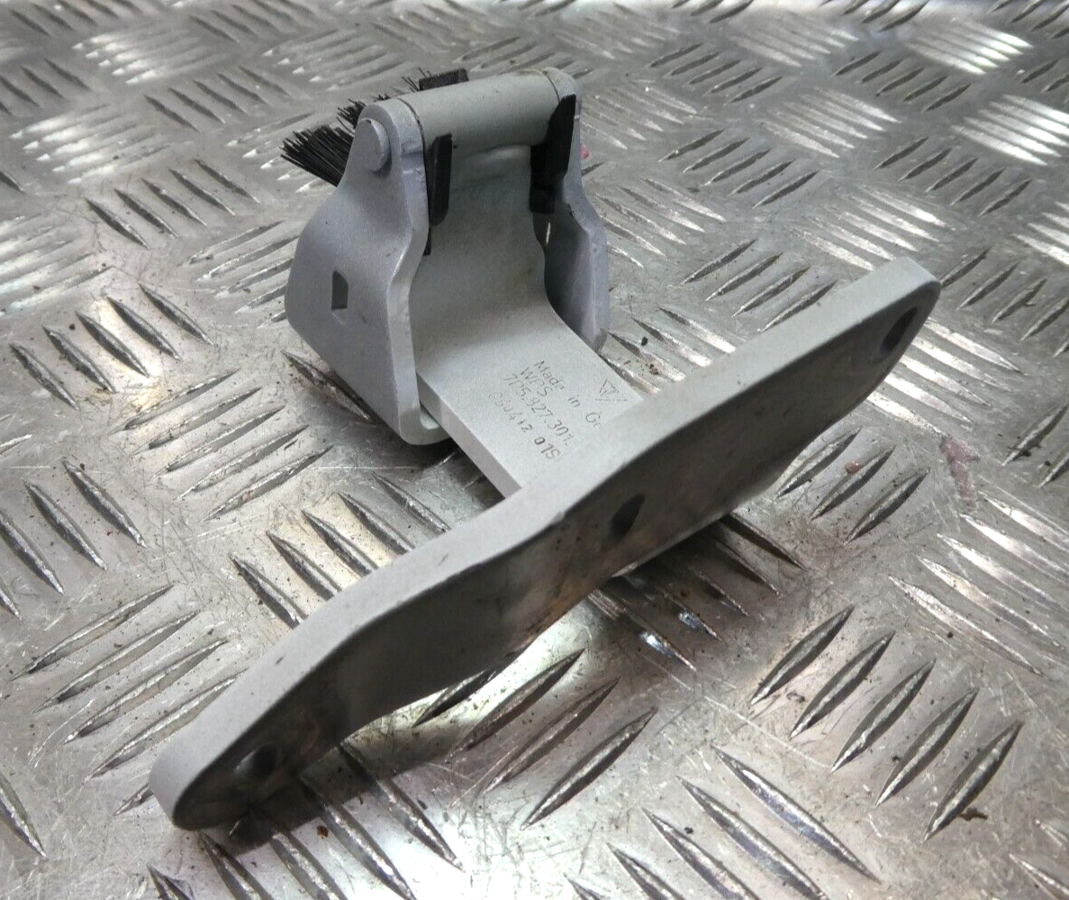 Porsche Cayenne 92A Heckklappescharnier links 7P5827301D+ 7P5827699A gebraucht - Original