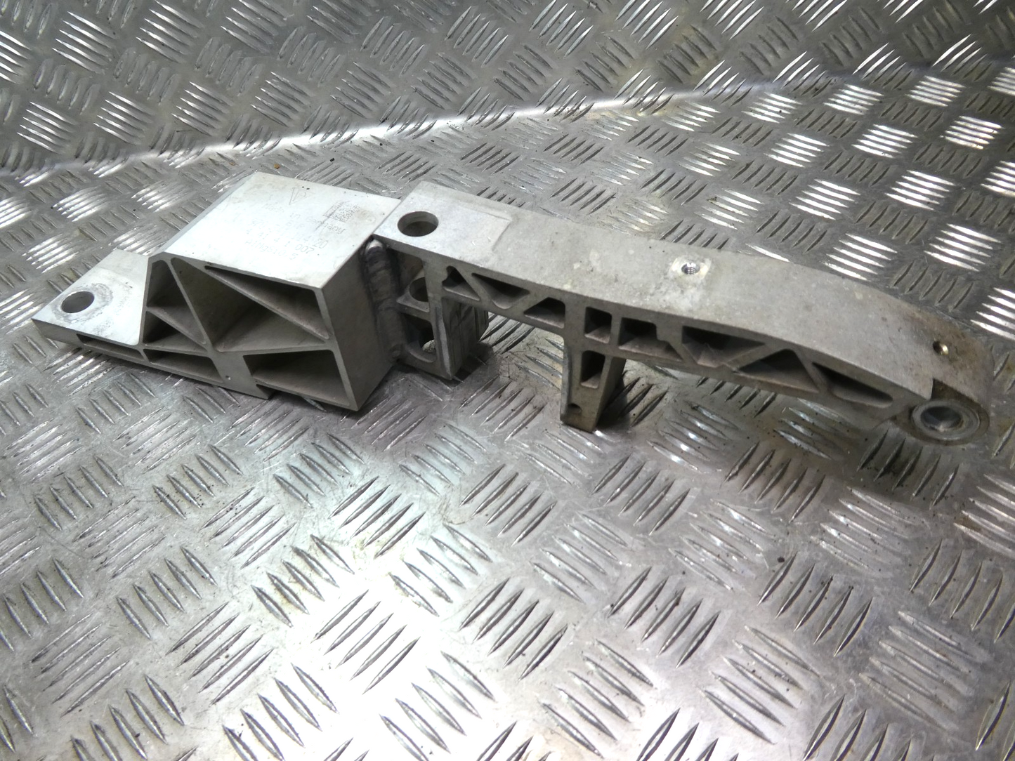 Porsche Panamera 970 Hilfsrahmenhalter Verstärkung Vorne Rechts ORIGINAL gebraucht - 97034111420