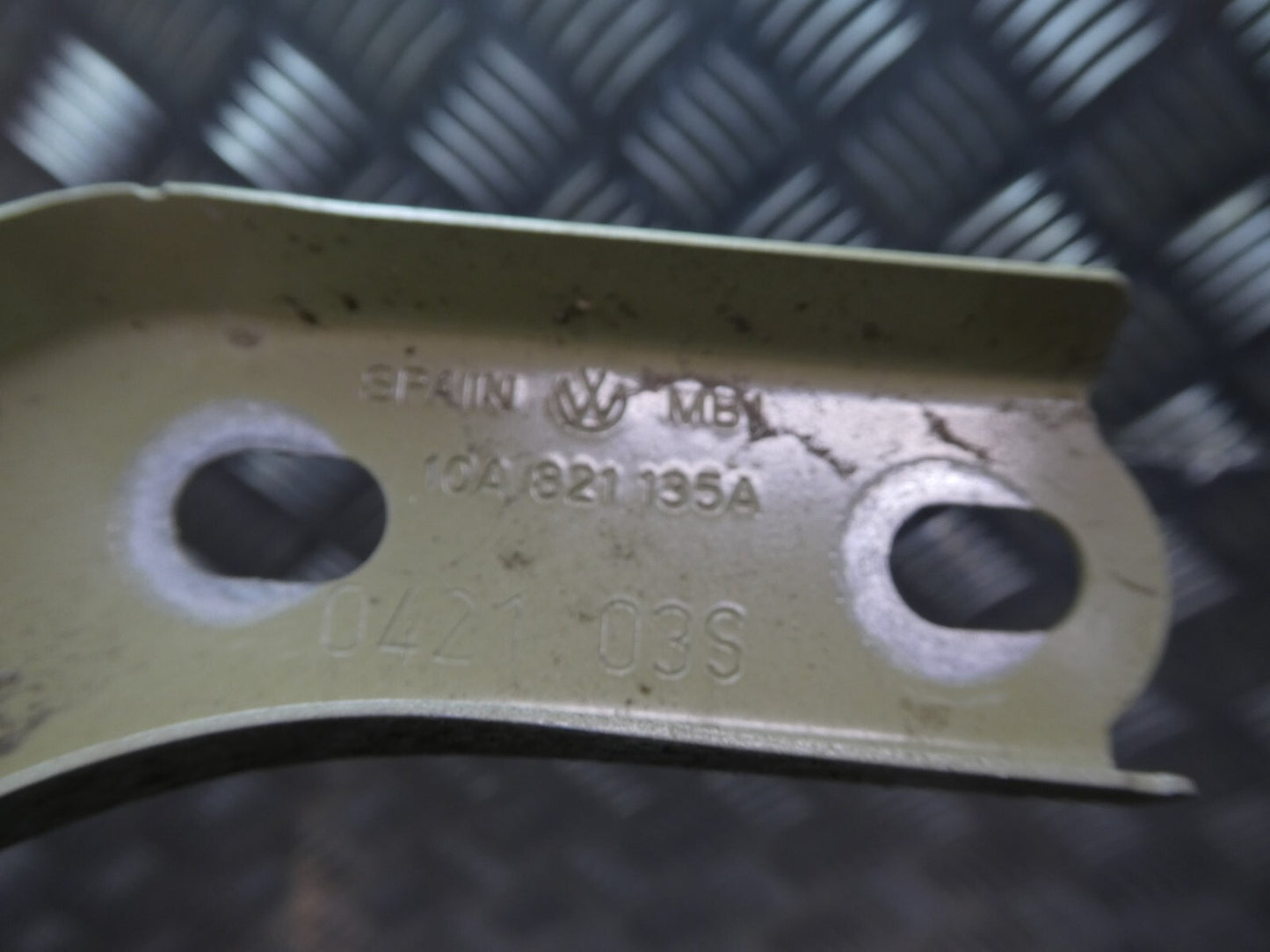 ID3 ID.3 Kotflügelhalterung vorne links 10A821135A ORIGINAL gebraucht - Volkswagen