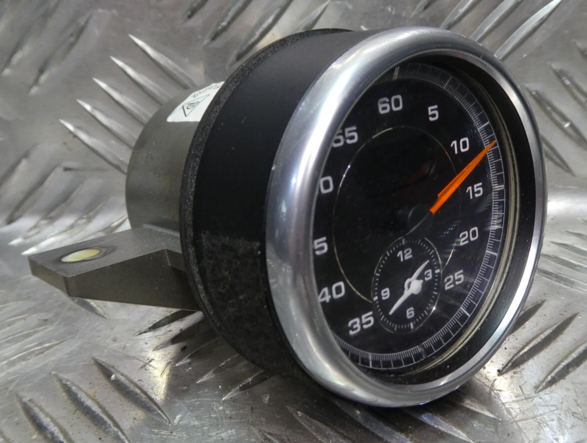 Porsche Macan 95B -Uhr-Chronometer 7P5919203E ORIGINAL gebraucht - Armaturenbrett
