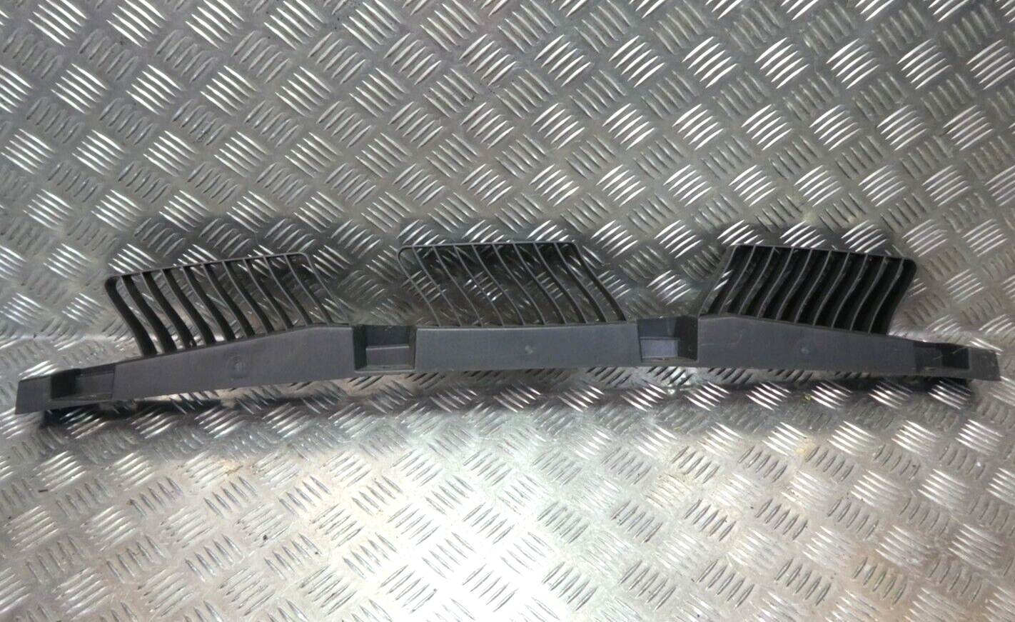 VW ID.3 ID3 Stoßstangenhalterung hinten Mitte 10A807863 2021 ORIGINAL gebraucht - Volkswagen