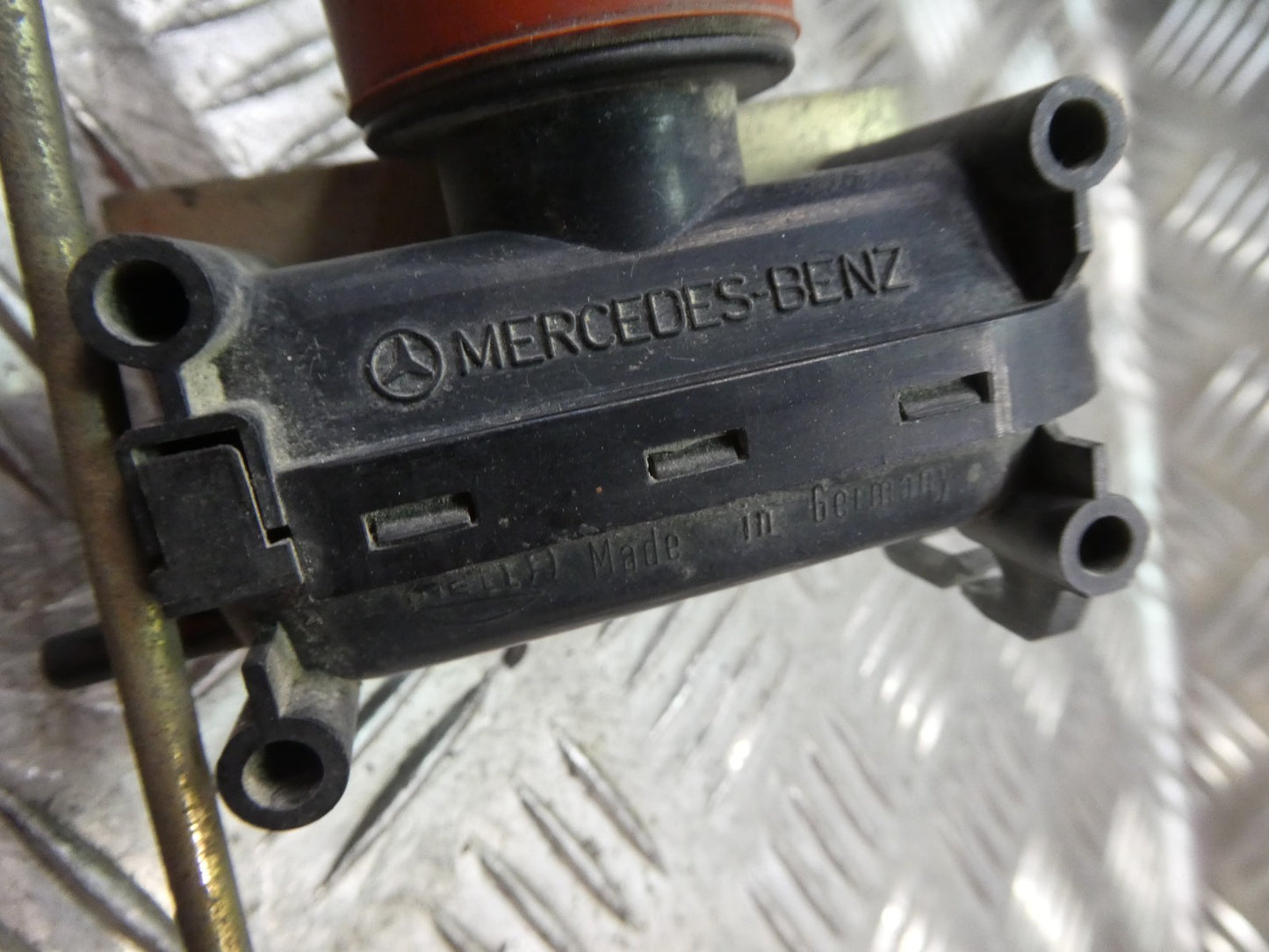 Mercedes W126 C126 ZV Vakuum Element Tankklappe Zentralverriegelung . ORIGINAL gebraucht - 0008007775