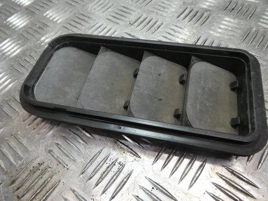 ID3 ID.3 Führung Lüftungsgitter Lüftungsgrill Heck R = L 7N0819465E ORIGINAL gebraucht - Volkswagen