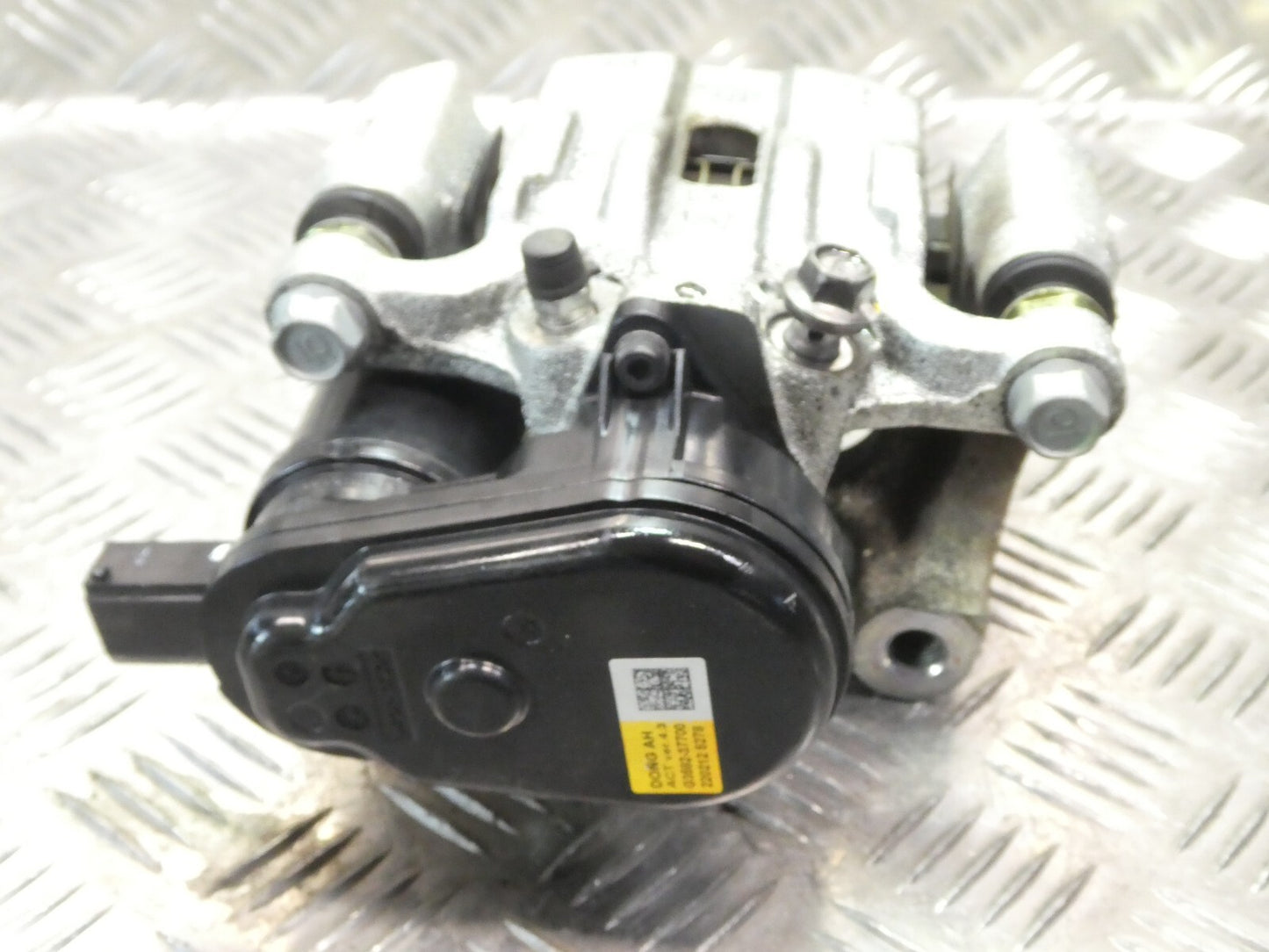 Hyundai Kona EV 2022 elektrisch hinten rechts + Belägen G3582-37700 ORIGINAL gebraucht - bremssattel
