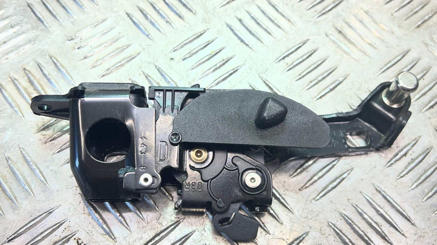 Smart ForTwo 451 Cabrio Verriegelung Verschluss Holm Dachholm rechts ORIGINAL gebraucht - A4507760064