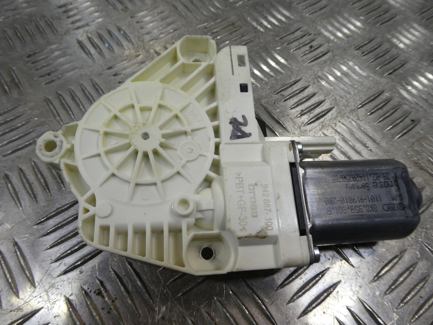 Porsche Cayenne 958 92A Elektro motor Vorne Links 8K0959801B ORIGINAL gebraucht - Fensterhebermotor