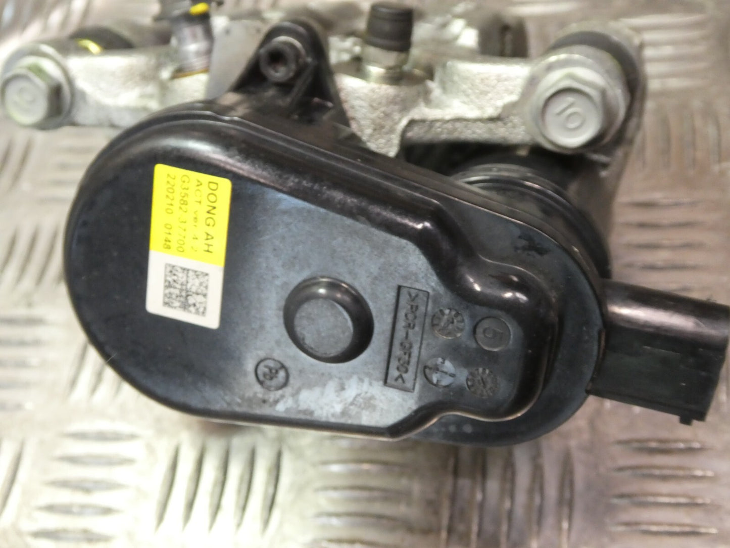 Hyundai Kona EV 2022 elektrisch hinten links + Belägen G3582-37700 ORIGINAL gebraucht - bremssattel