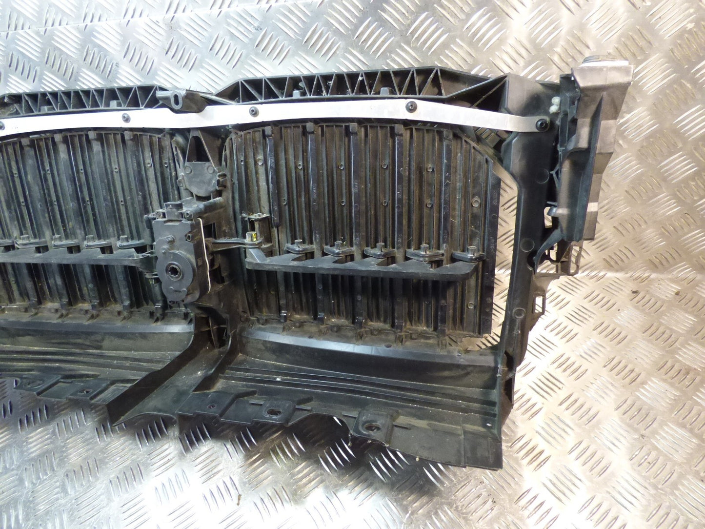 BMW X5 G05 2022 Kühlergrill Entlüftungsklappe Kühlergitter 226775 ORIGINAL gebraucht - Frontgrill