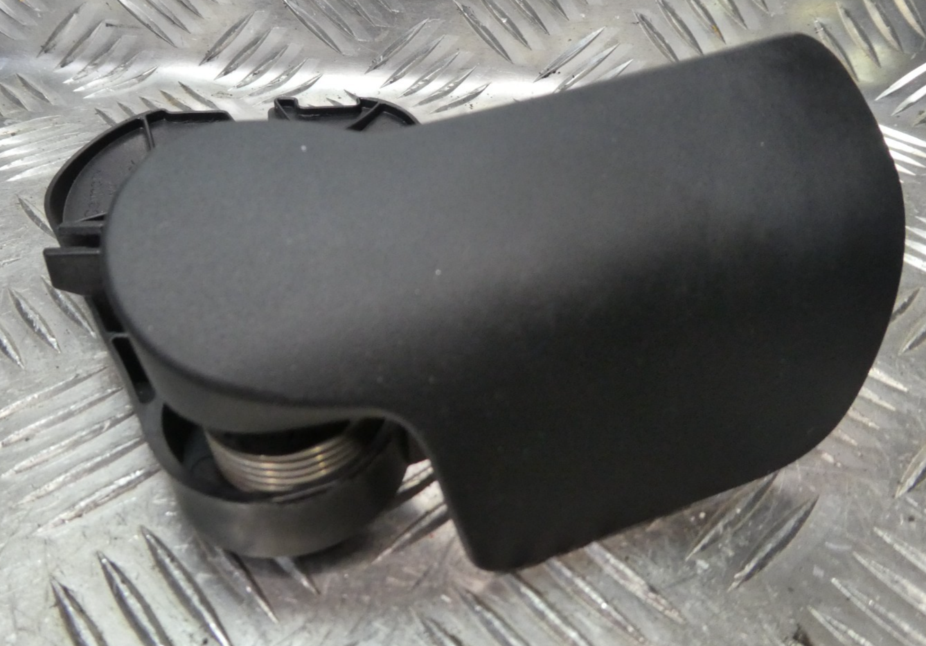 Porsche Macan 95B Entriegelungsgriff 8R1823633 ORIGINAL gebraucht - Motorhaube