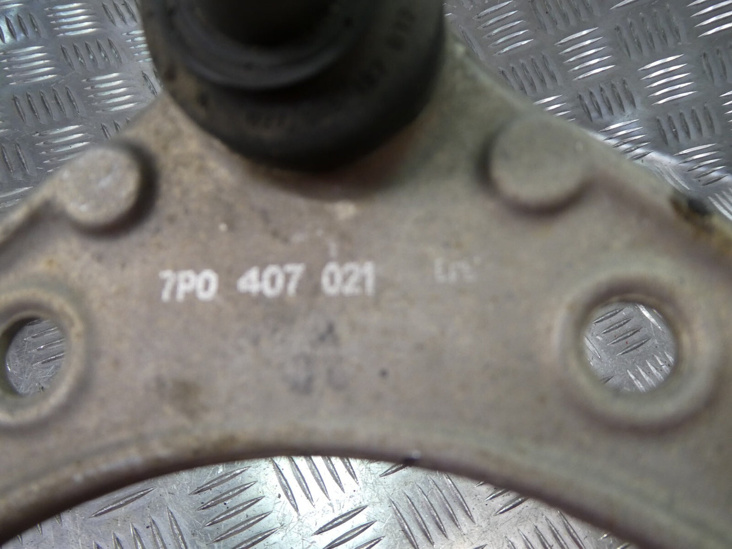 Porsche Cayenne 92A vorne oben links = rechts 7P0407021 ORIGINAL gebraucht - Querlenker