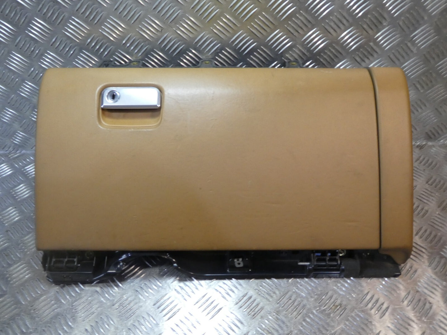 Porsche Cayenne 92A Handschuhkasten Ablagefach 7P5857095K cognac ORIGINAL gebraucht - Handschuhfach