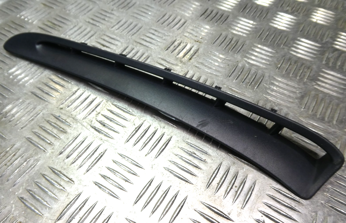 Porsche Panamera 970 Blende für Kotflügel, Lufteinlass Links Vorne ORIGINAL gebraucht - 97050463309