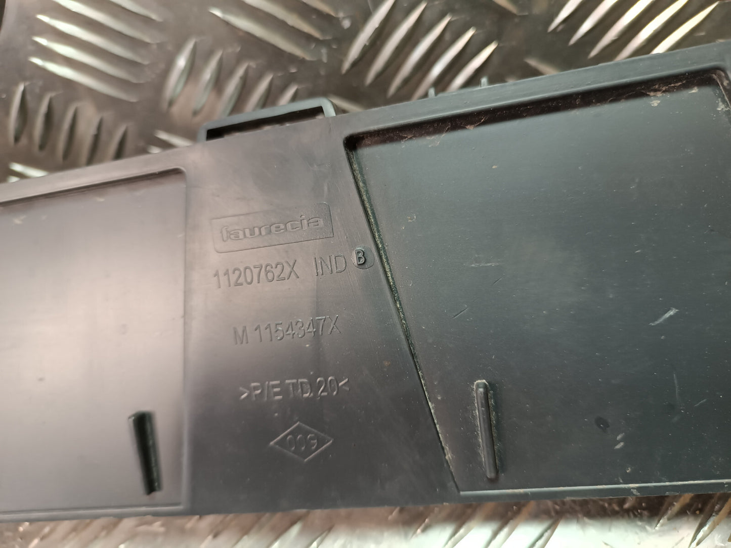 Renault Zoe 2022 Original Halterung Stoßstange 1154347X gebraucht - 1120762X