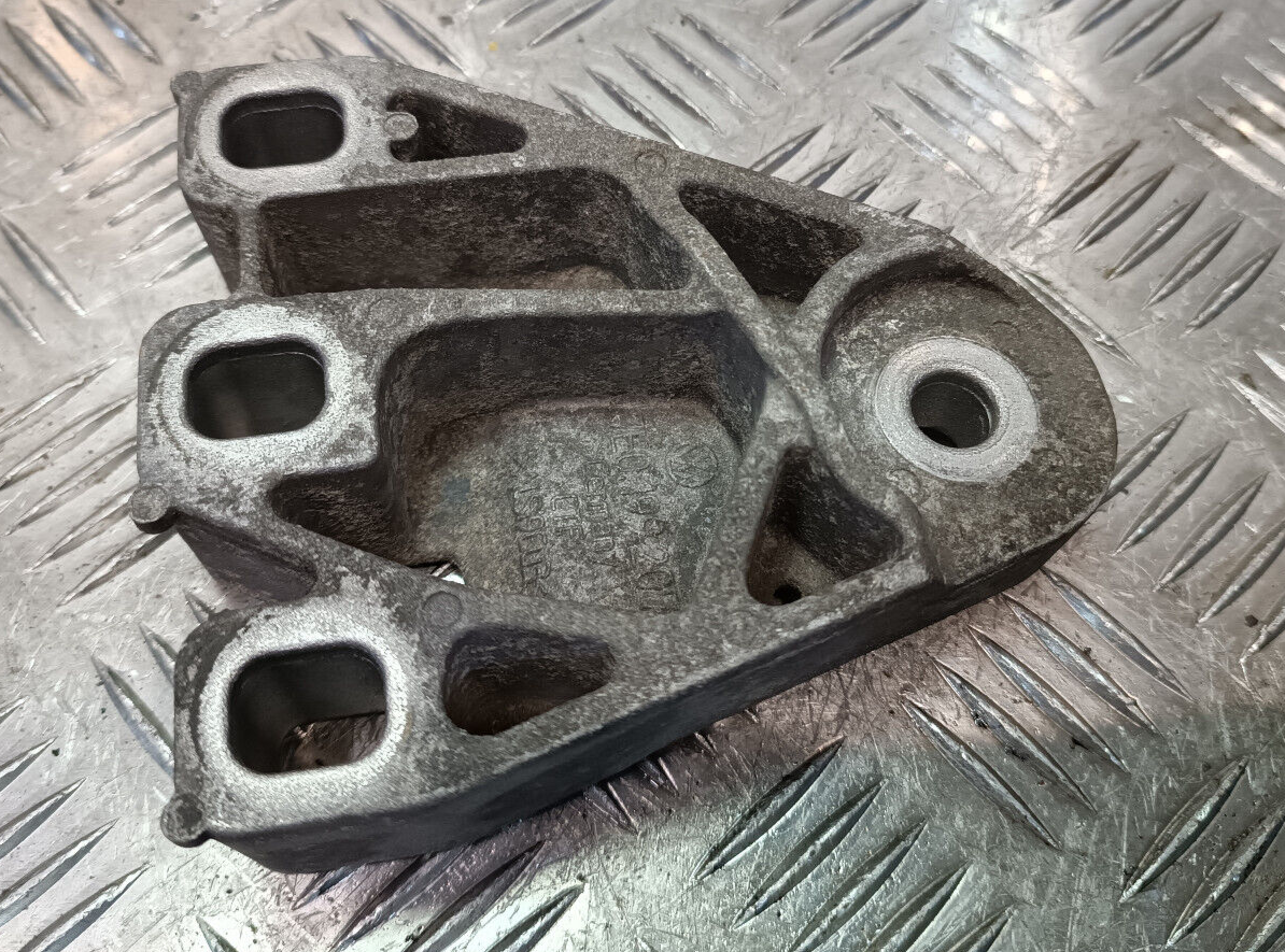 VW T5 2.0 TDI CAA Motorhalterung Halterung 7E0199237 ORIGINAL gebraucht - Transporter