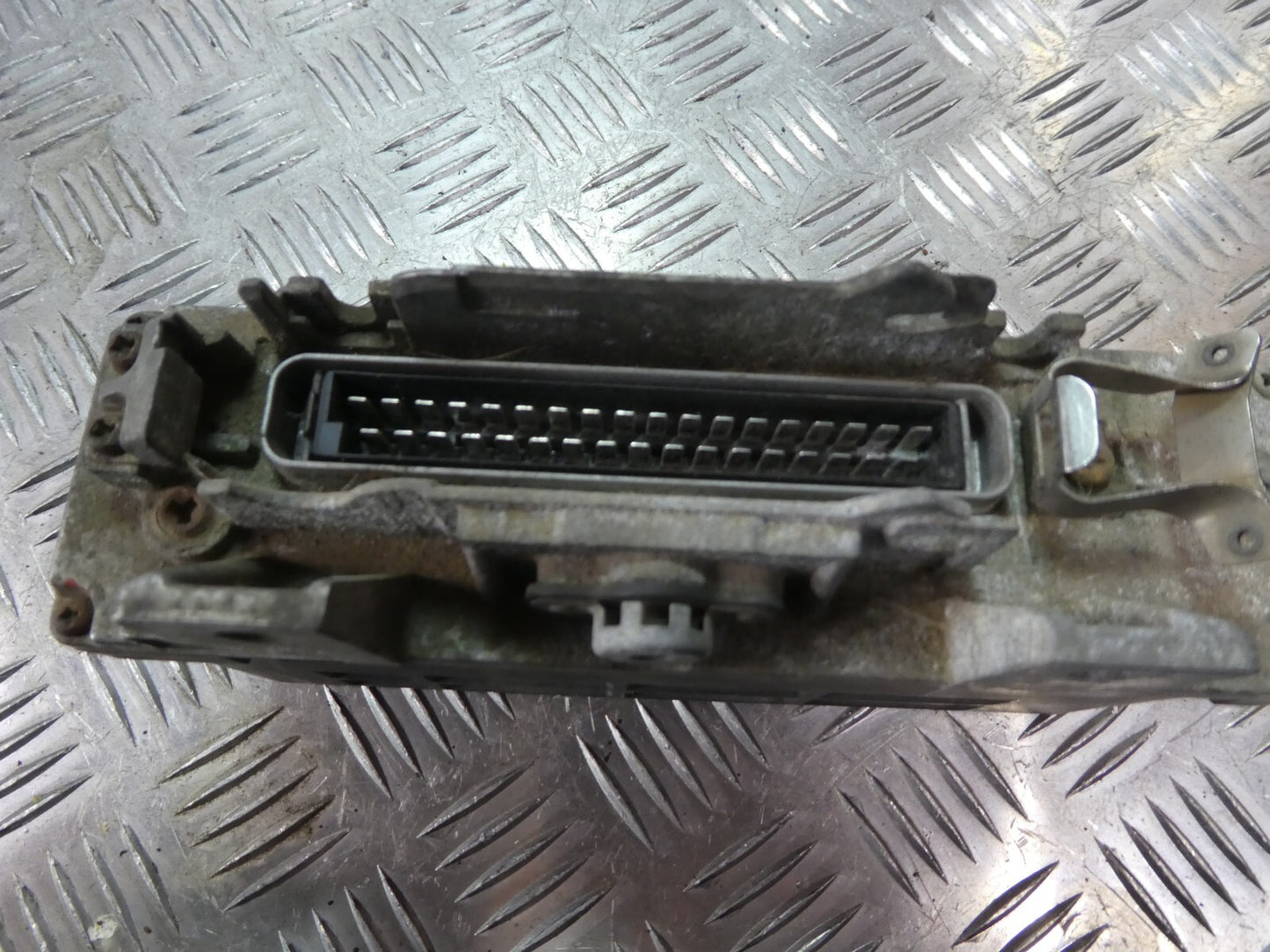 Mercedes-Benz C126 W126 W107 500 ABS steuergerät ORIGINAL gebraucht - 64718305 ORIGINAL gebraucht - 0265101018