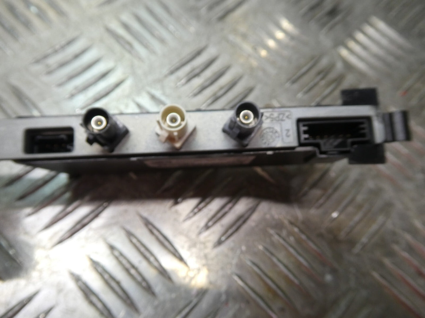 Original Porsche Panamer 970 Antennenverstärker Steuergerät gebraucht - 97064710802
