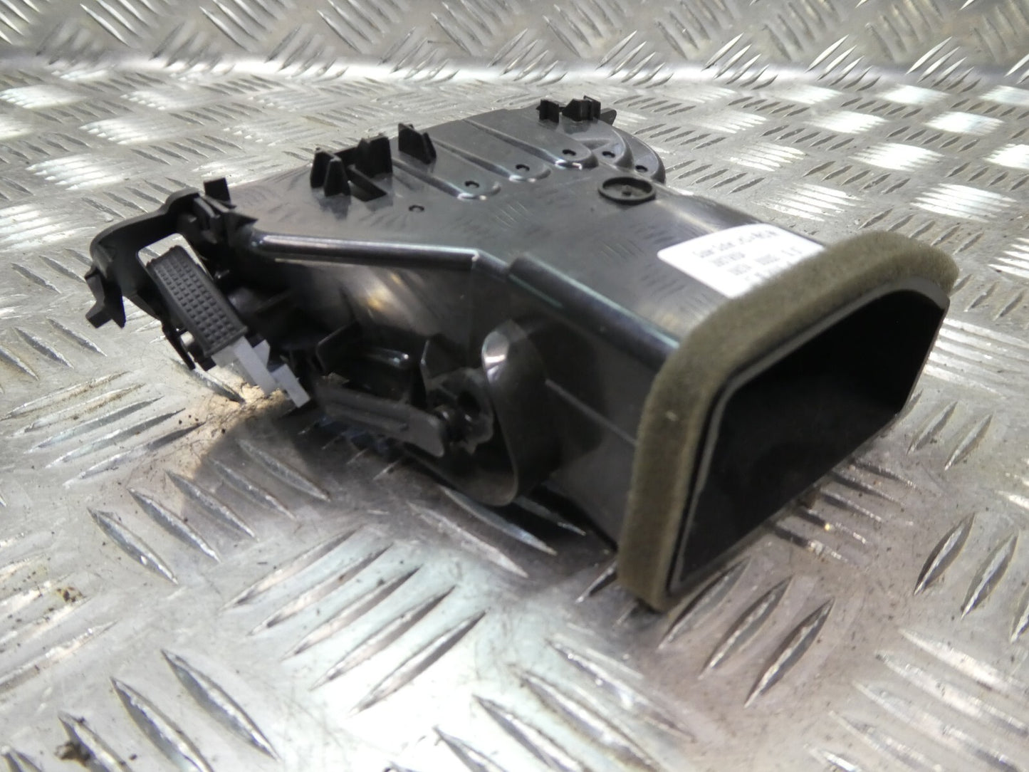 OPEL ASTRA K Luftdüse Luftströmer mitten Rechts GM schwarz ORIGINAL gebraucht - 39079604