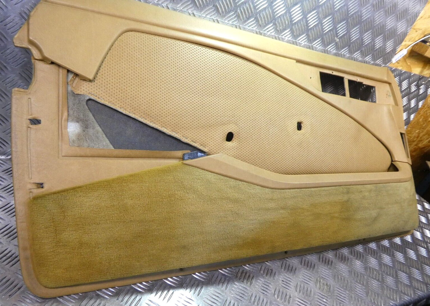 C126 W126 Coupe SEC Türverkleidung Türpappe Links beige ORIGINAL gebraucht - creme ORIGINAL gebraucht - Mercedes