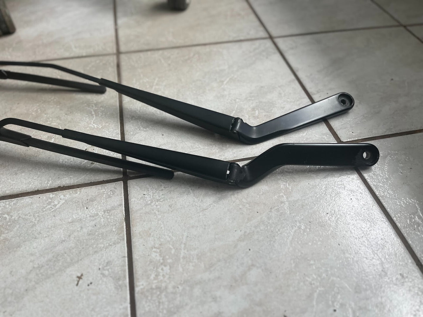 Porsche Panamera 970 Wiper Arm Set for RHD 97062803000 ORIGINAL gebraucht - 97062802801