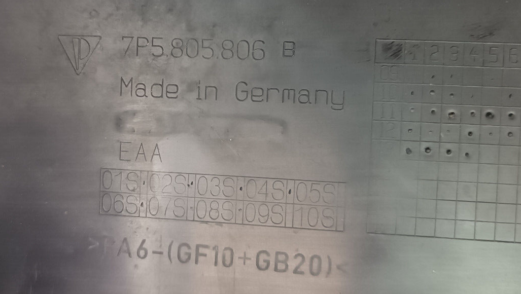Porsche Cayenne S 92A Motorhaube Riegel Abdeckung 7P5805806B ORIGINAL gebraucht - Verkleidung