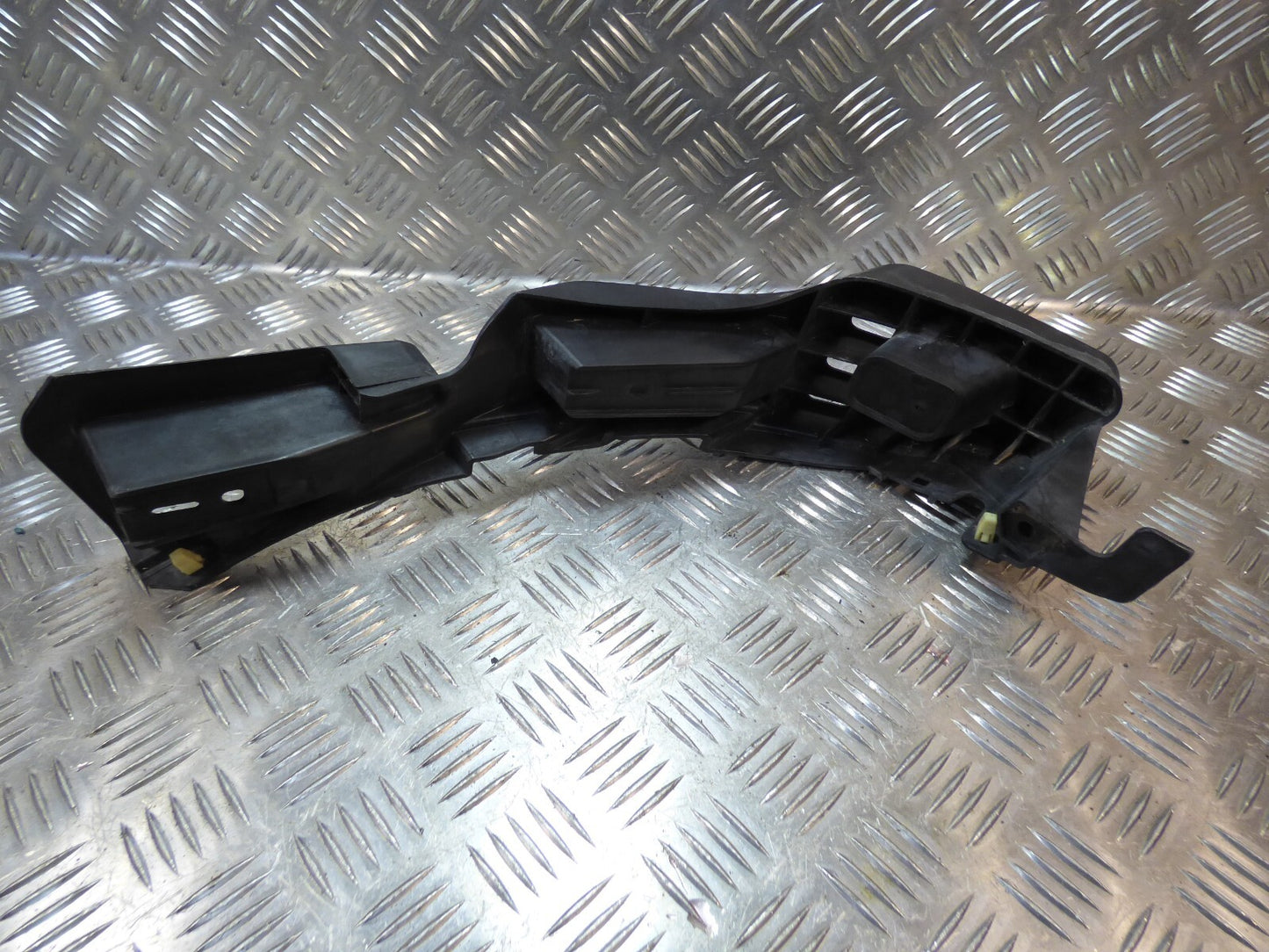 Porsche Cayenne 92A Stoßstange Hinten Links 7P5807393 ORIGINAL gebraucht - Halterung