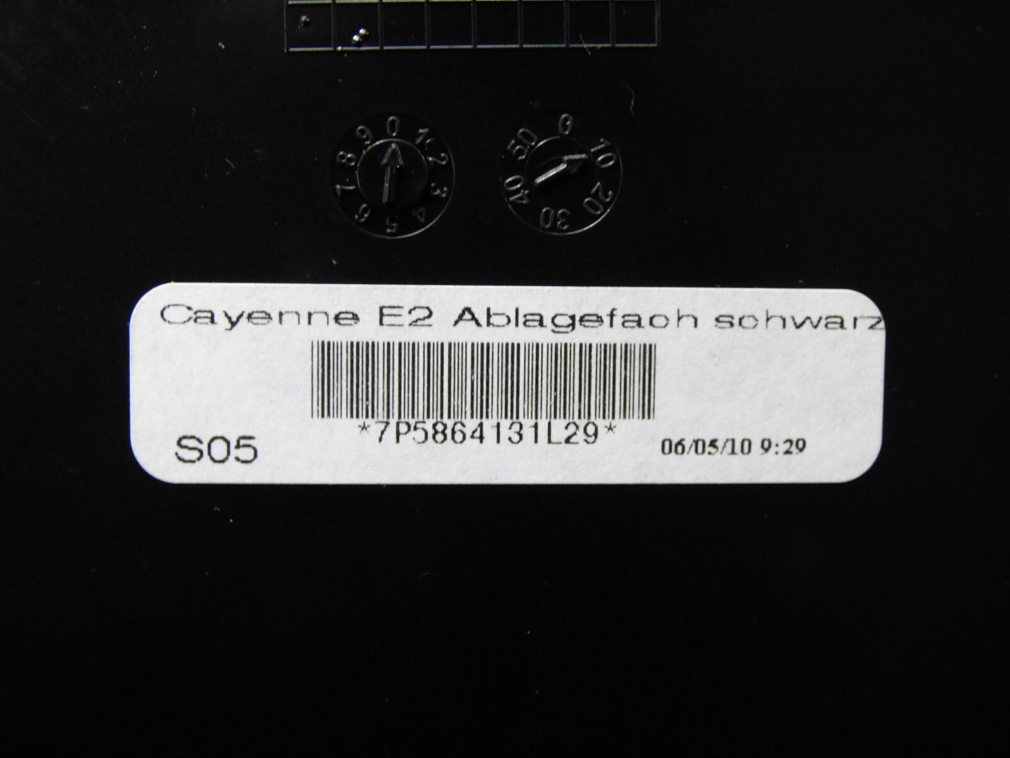 Porsche Cayenne S 92A Fach Mittelkonsole 7P5864131 L29 ORIGINAL gebraucht - Ablagefach