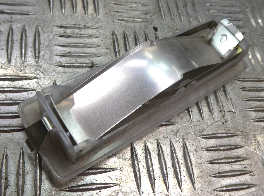 Original Mercedes-Benz W126 C126 SEC Leuchte Innenleuchte hinten gebraucht - 1268200101