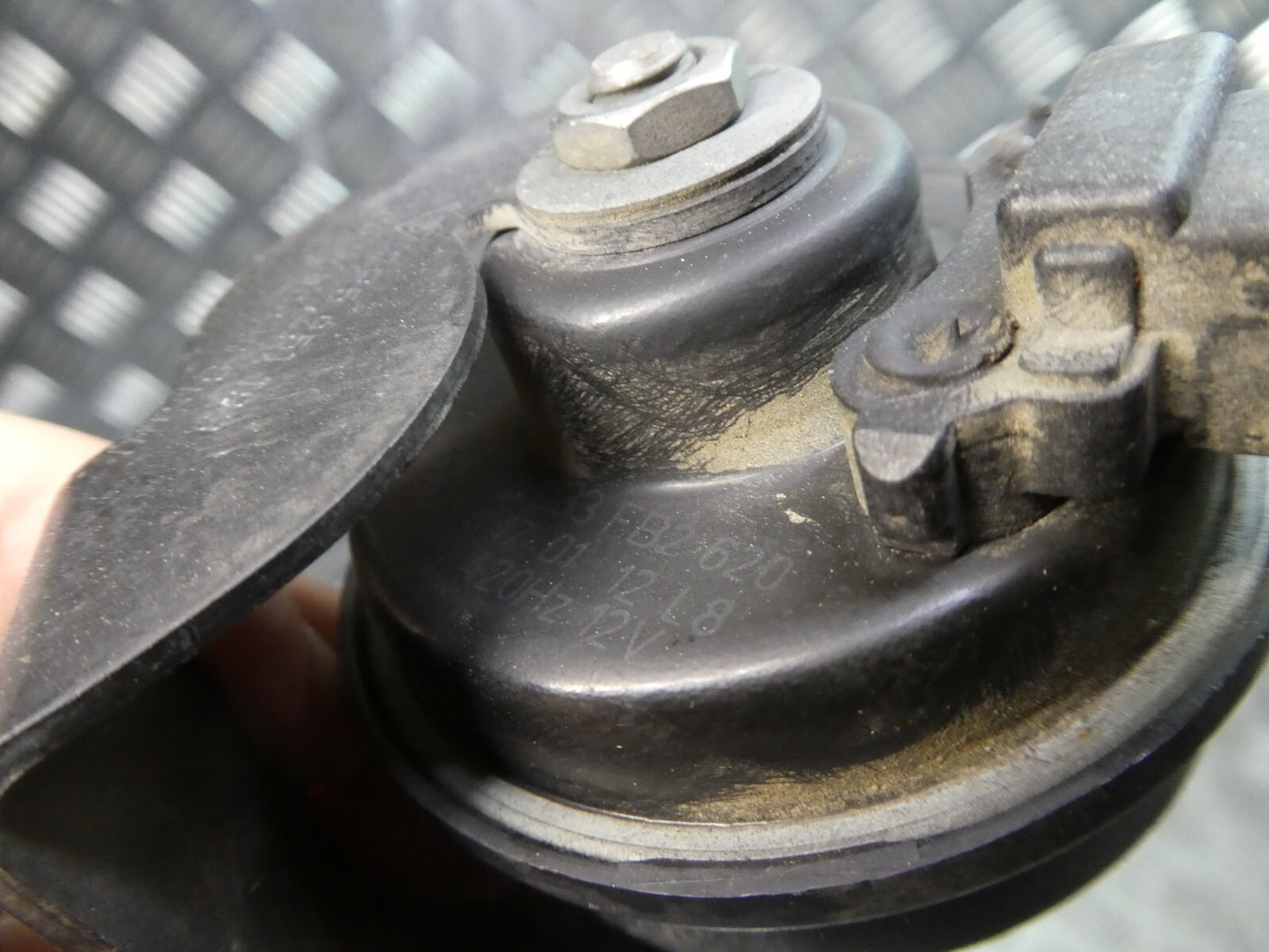 Porsche Cayenne S 92A 4.8 Hupe Fanfare Tiefton 7P6951221A ORIGINAL gebraucht - - Signalhorn