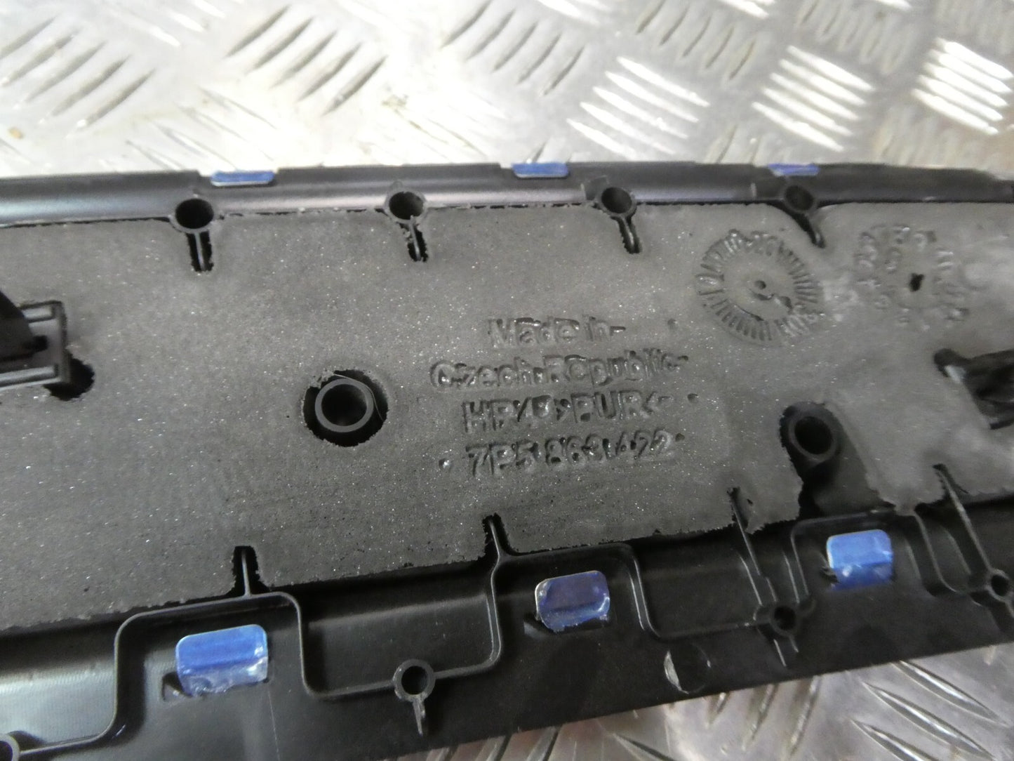 Porsche Cayenne 92A Ladekannte hinten 7P0863459F 7P5863909 7P5863422 ORIGINAL gebraucht - Verkleidung