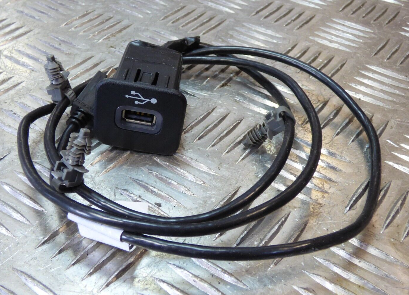 Jeep Cherokee KL 2015 Original MOPAR USB Kabel gebraucht - 68145140AC