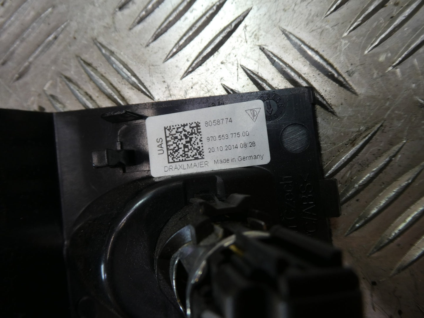 Porsche Panamera 970 Mittelkonsole Verkleidung mit 12V Steckdose ORIGINAL gebraucht - 97055377500
