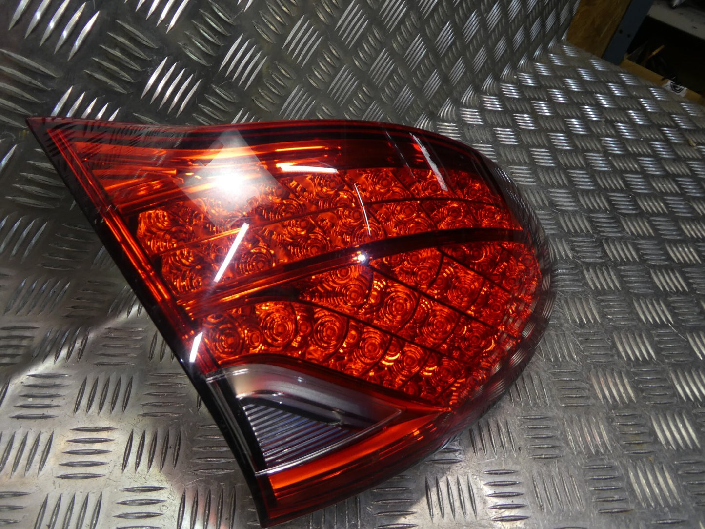 Porsche Cayenne 92A Orig USA LED Rückleuchte aussen links 7P5945095R ORIGINAL gebraucht - Heckleuchte