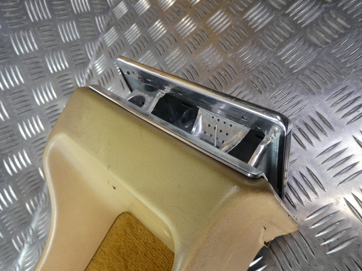 Mercedes C126 W126 Coupe SEC Mittelkonsole mit Aschenbecher ORIGINAL gebraucht - 1268431107
