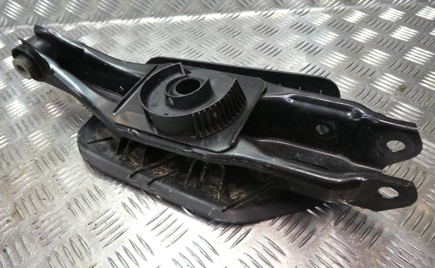 VW ID3 ID.3 Querlenker +plastik verkleidung hinten rechts 1EA505311E ORIGINAL gebraucht - Volkswagen