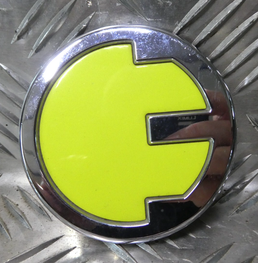 Mini Cooper SE Elektro F55 F56 F60 Emblem Zeichen Logo in Front Grill