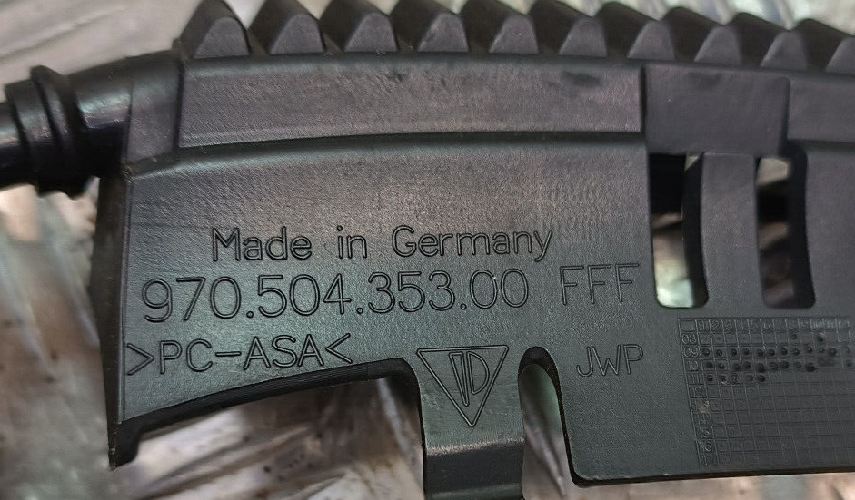 Porsche Panamera 970 Kotflügelzierleiste vorne rechts ORIGINAL gebraucht - 97050435300