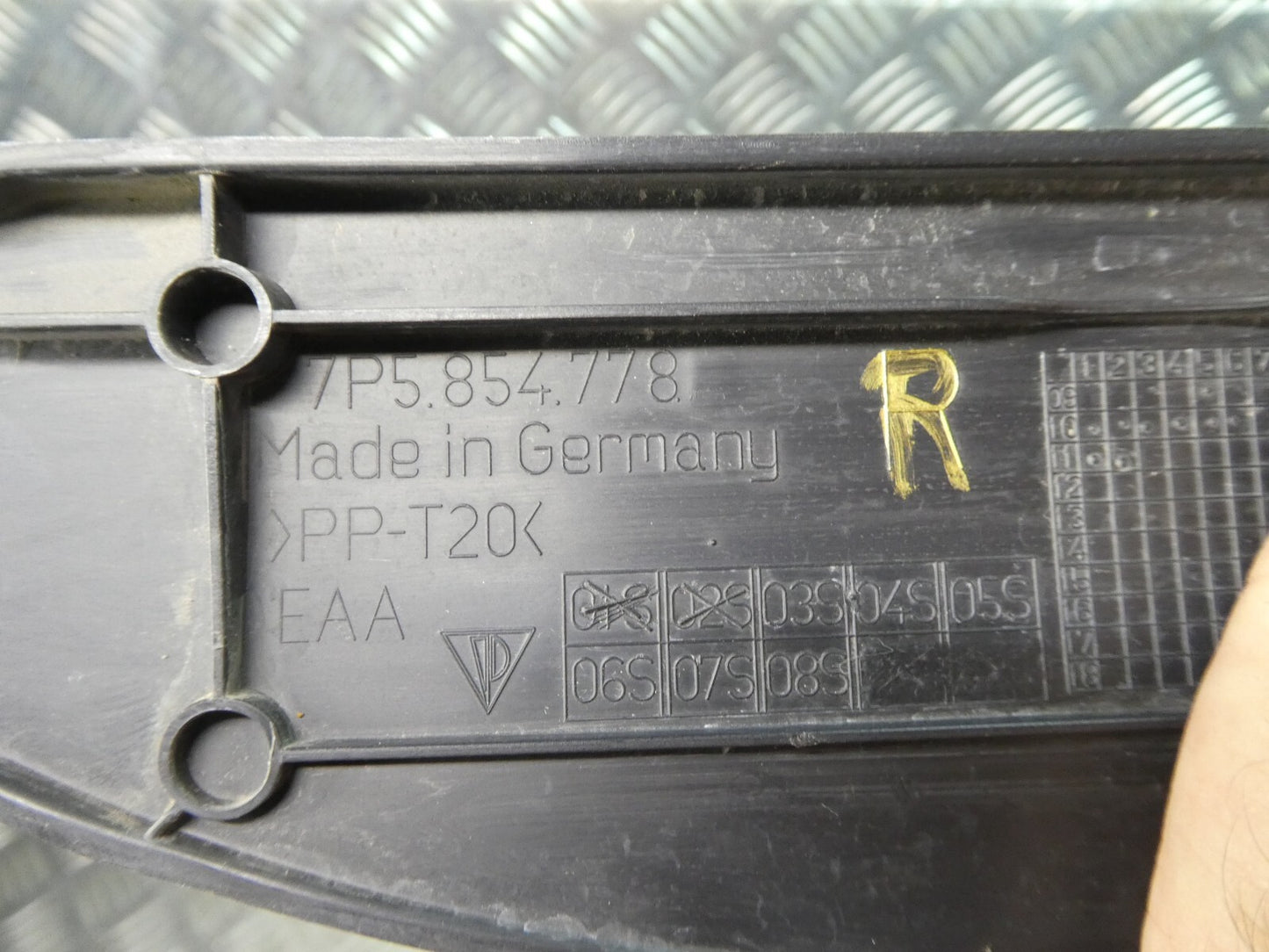 Porsche Cayenne 92A Kunststoff Kotflügel Vorne Rechts 7P5854778 ORIGINAL gebraucht - Abdeckung