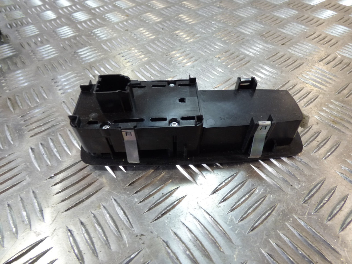 Jeep Cherokee KL 2015 Elektrischer Fensterheberschalter vorne rechts ORIGINAL gebraucht - 68228155AA