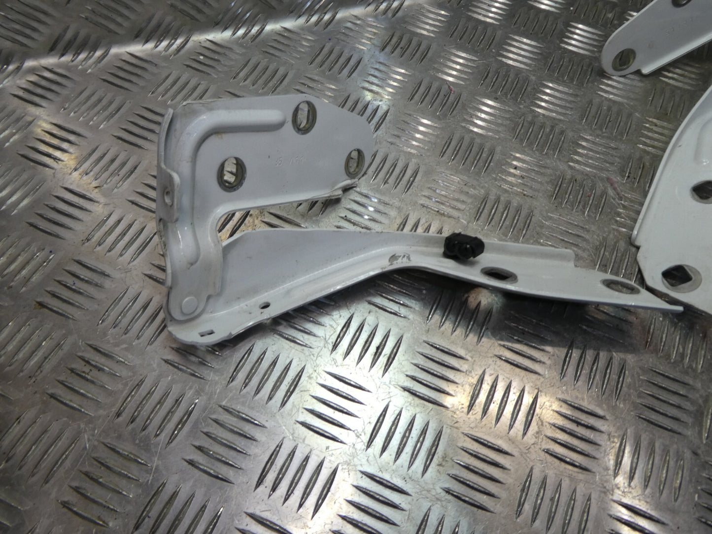 Porsche Cayenne 92A Motorhauben Scharnier R+ L 7P5823302C + 7P5823301C gebraucht - Original