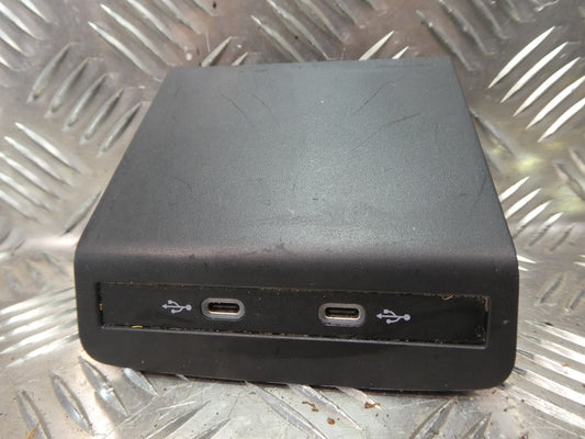 VW ID3 Pro 10A863099 5NA035736 Doppel 2x USB-Buchse Slot Port USB-C ORIGINAL gebraucht - Volkswagen