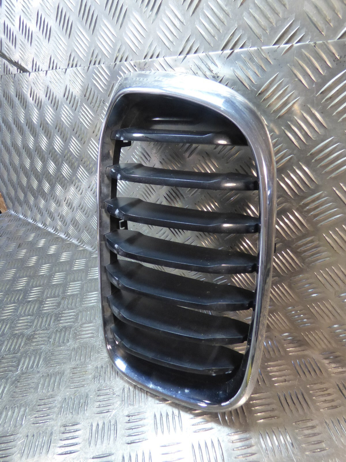 BMW X3 +X4 G01 + G02 F98 Grill vorne links 7464921 gebraucht - Original