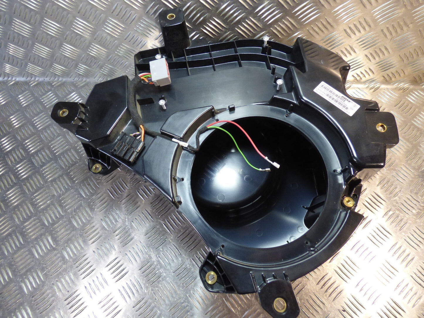 Porsche Cayenne 92A BOSE BOX Gehause ohne Lautsprecher 7P5035481D ORIGINAL gebraucht - Subwoofer
