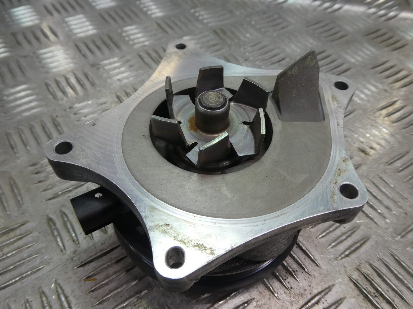 OPEL ASTRA K 1.0 TURBO 12V Original Wasserpumpe gebraucht - 12635767