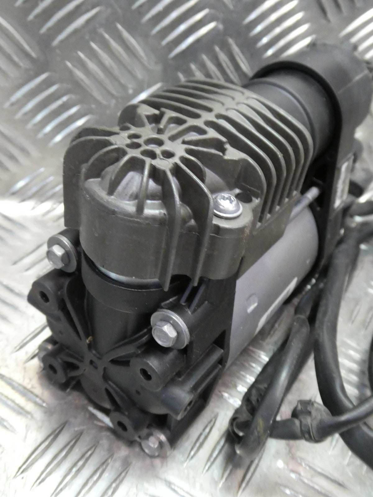 Porsche 970 3.0 E-Hybrid Kompressor Luftpumpe Luftfederung GP76M35 ORIGINAL gebraucht - Panamera